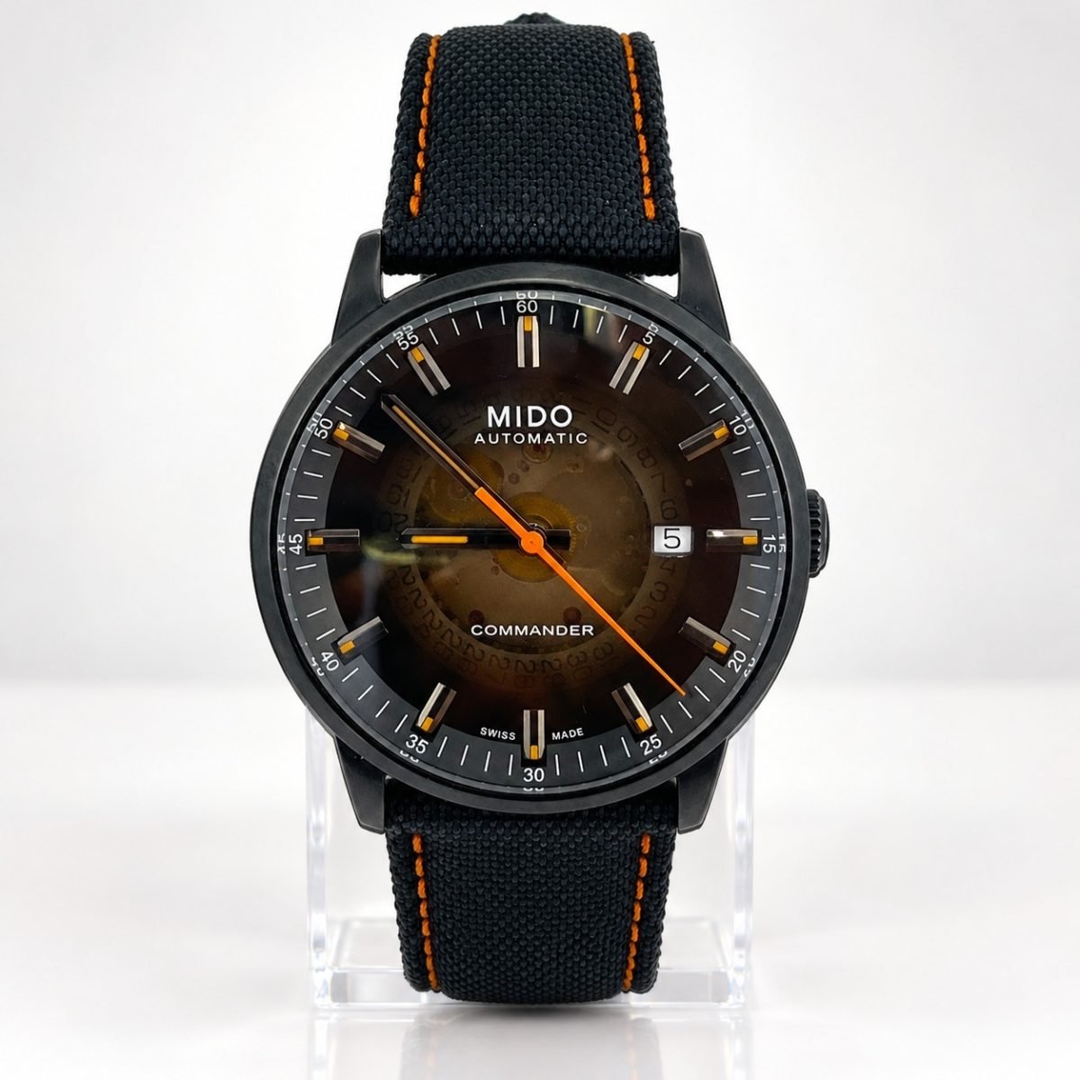 Mido Commander Gradient Automático · esfera negra